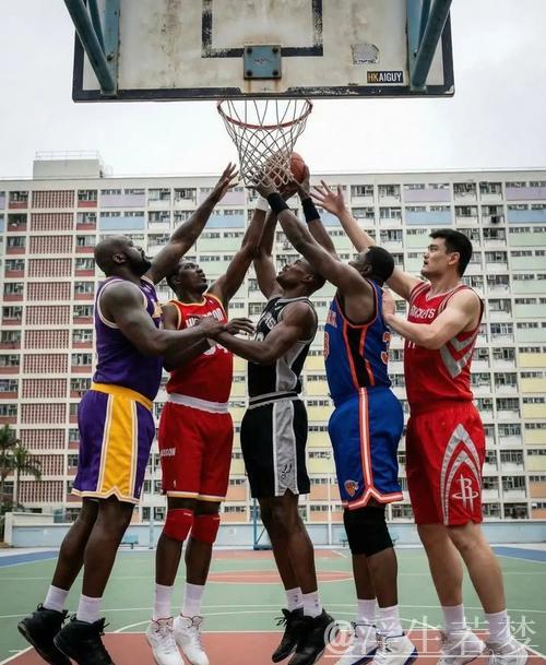 趣味满满！AI带你看各年代球星同框瞬间！