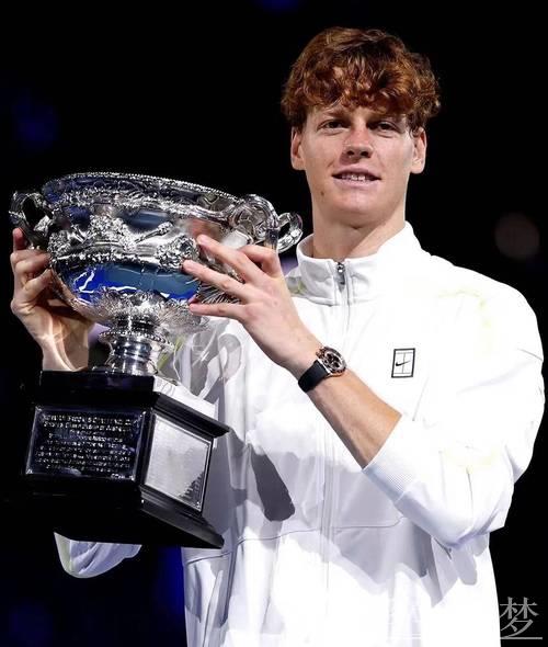 2025年度网坛最受欢迎球员，又双叒是辛纳